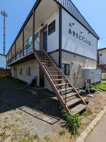 あきさとマンションAのエントランス