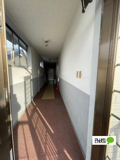 ヒラツカマンションのロビー