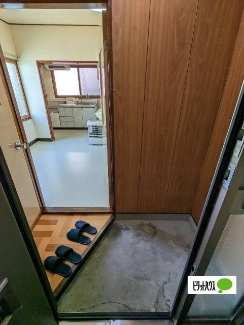 ライズ千歳の玄関