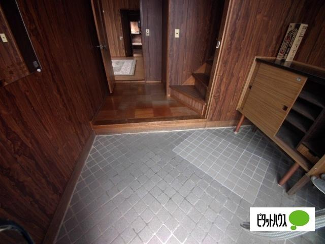 厚岸町奔渡２丁目戸建の玄関
