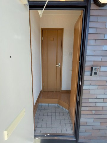 ロイヤルガーデンの玄関