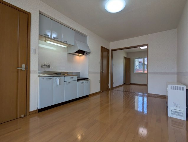 ロイヤルガーデンの居間・リビング