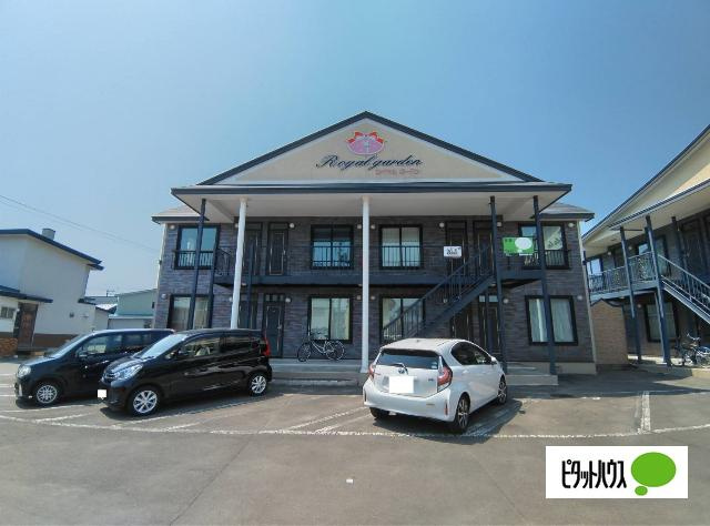 ロイヤルガーデンのエントランス
