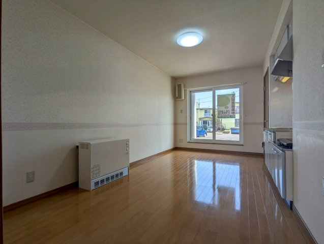 ロイヤルガーデンの居間・リビング