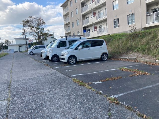 若草401マンションの駐車場