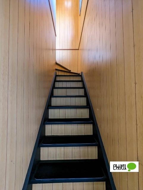 釧路市愛国東４丁目のアパートの玄関