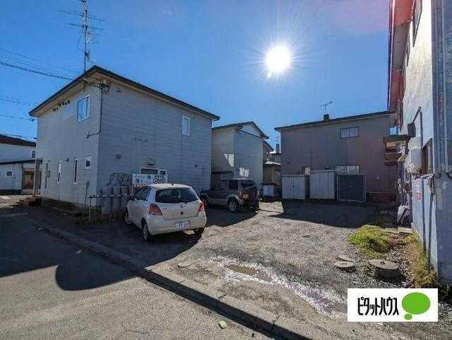 釧路市愛国東４丁目のアパートの駐車場