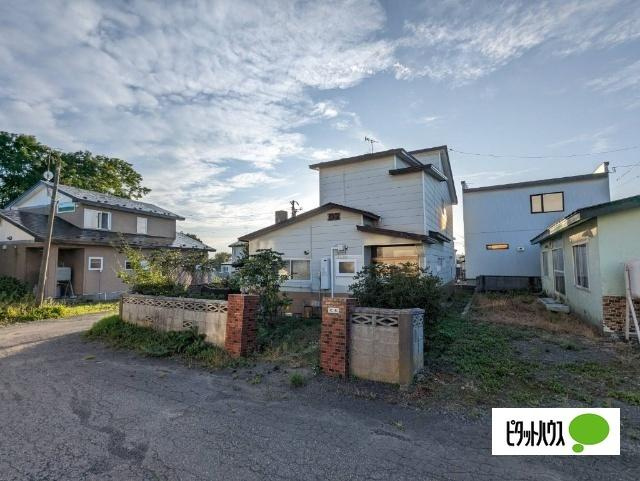 桜ヶ岡７丁目２４－４借家のエントランス