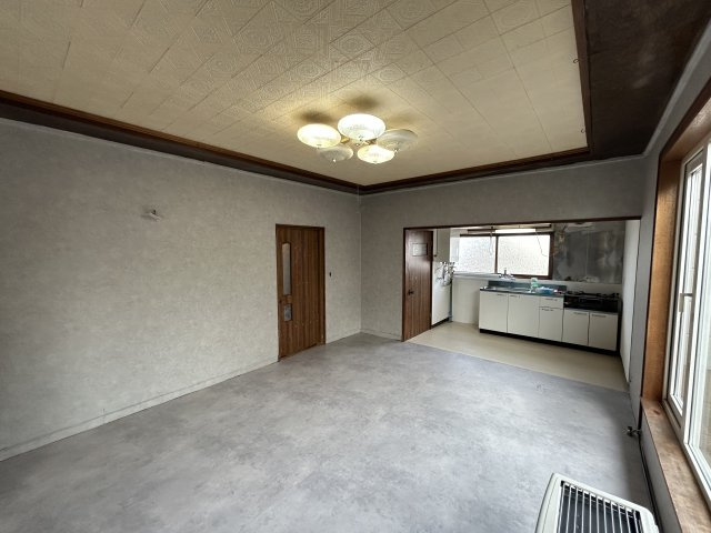 桜ヶ岡７丁目２４－４借家の内装