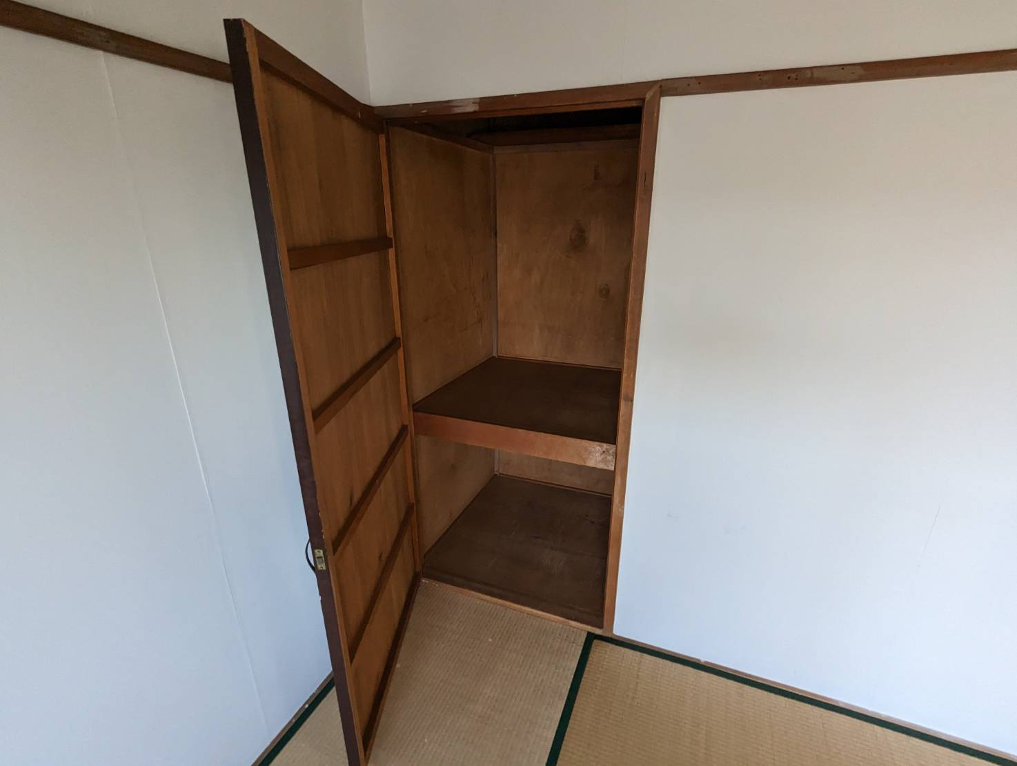 若草401マンションの収納