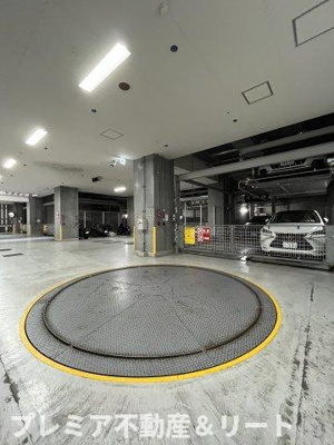 【駐車場】 | リエトコートアルクスタワー | 駐車にはターンテーブルもあります
