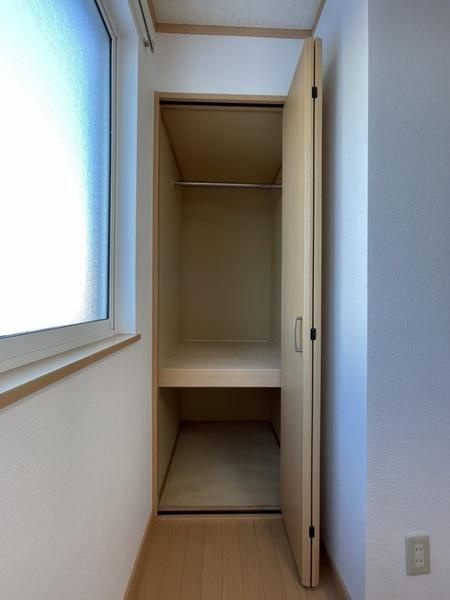 釧路市浪花町１３丁目のアパートの収納