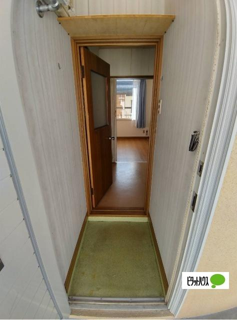 ハウス春の玄関