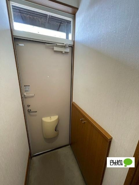 ハイツTOWAの玄関