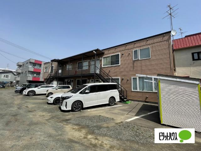 ハイツTOWAの駐車場