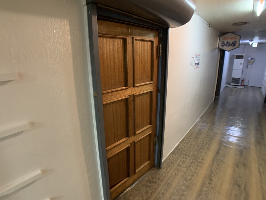 KUSHIRO SUEHIRO BASEの玄関