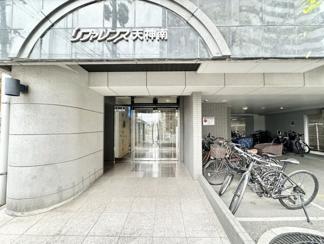 リファレンス天神南のエントランス|リファレンス天神南（3LDK）