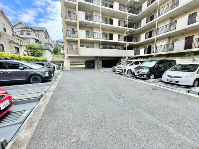 エスリード楠葉美咲の駐車場|駐車場■物件内覧・資金計画相談・住宅ローン相談、リフォーム相談、お問合せ受付中■
※当日・翌日のご内覧、ご相談はお電話でのお問合せがスムーズです！