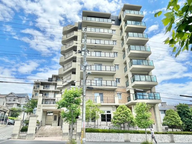 エスリード楠葉美咲の外観|新しい生活にいかがでしょうか？外観はお住まいの顔になります。こだわりたいポイントですね。水回りリフォームやリノベーションも承ってます。
■現地見学・資金計画相談・住宅ローン相談もお問合せ受付中■