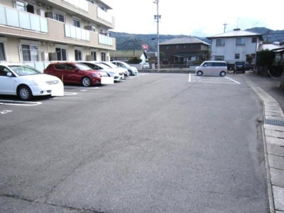 【駐車場】 | ライジングサン西宮 B棟 | ライジングサン西宮B棟 駐車場