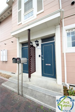 メリーハイツのエントランス|建物の内部です