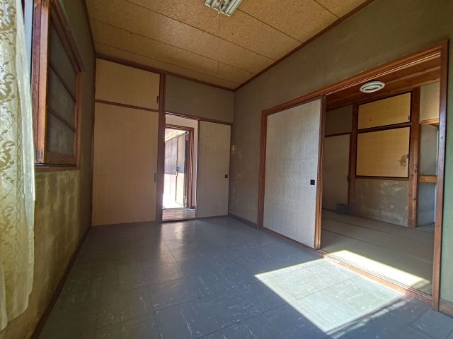 水尾1丁目戸建の居間・リビング