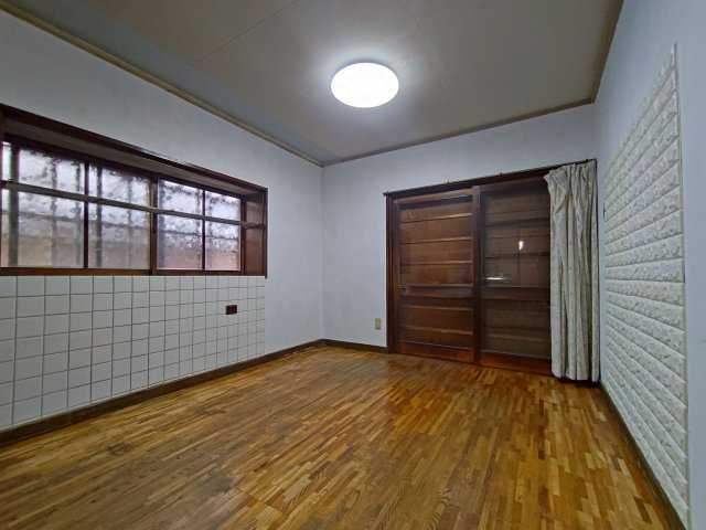 水尾1丁目戸建の洋室