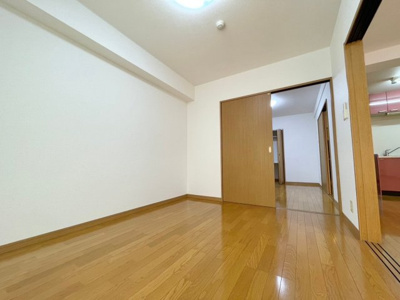 【寝室】 | ベレーザ末永