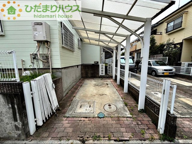 上尾市大谷本郷　中古一戸建ての駐車場