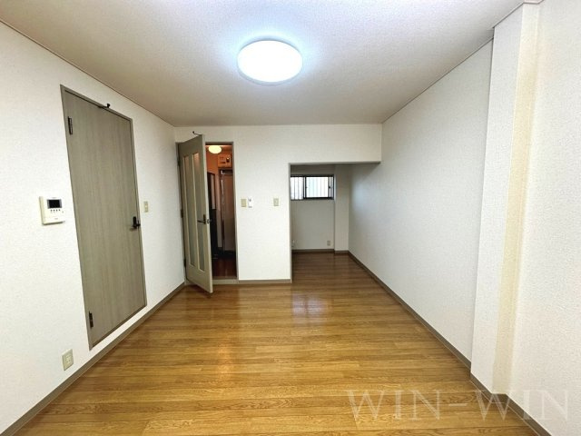 アムールハウスの居間・リビング