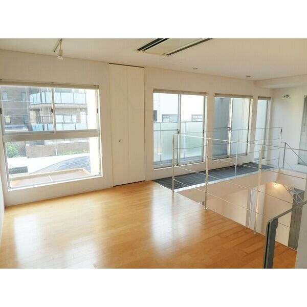 大原町戸建ての居間・リビング