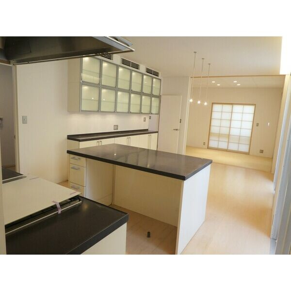 大原町戸建ての洋室