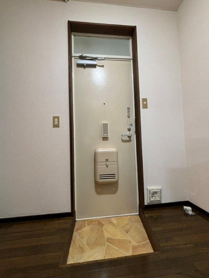 【玄関】 | ホワイトコート前九年C