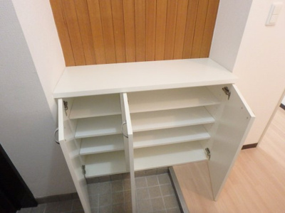 【収納】 | ベルヴィ甲東園 | たっぷりとした玄関収納スペースです