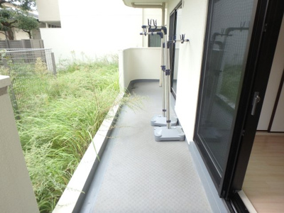 【バルコニー】 | ベルヴィ甲東園 | 陽当たり良好なバルコニーです