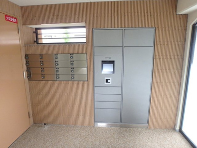【その他共用部分】 | ベルヴィ甲東園 | 集合ポストと宅配ボックス
