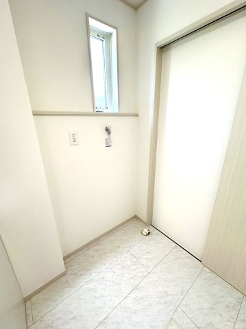 京阪京都交通バス『横田上』バス停まで徒歩４分♪ガーデンスペース付４ＬＤＫ☆南丹市園部町横田のその他|洗濯機置き場