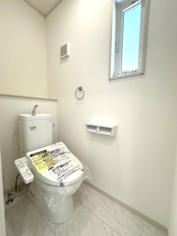 京阪京都交通バス『横田上』バス停まで徒歩４分♪ガーデンスペース付４ＬＤＫ☆南丹市園部町横田のトイレ|トイレ