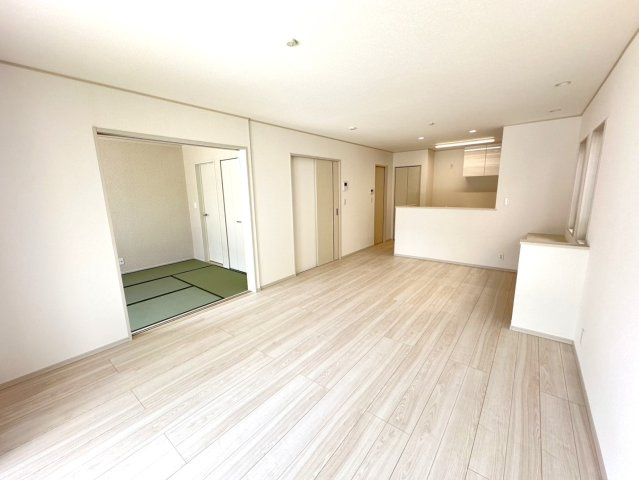 京阪京都交通バス『横田上』バス停まで徒歩４分♪ガーデンスペース付４ＬＤＫ☆南丹市園部町横田の居間・リビング|リビング