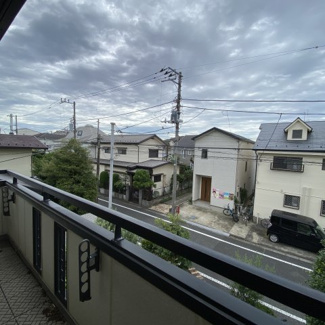 【展望】 | 緑も多く、閑静。開けっ放しにしていても、気持ち良いです♪