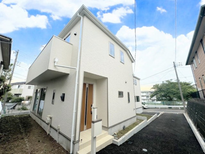 【外観】 | ◇◆上山３丁目　新築戸建て　全2棟◆◇ | ◆一戸建てを中心とした街並みが整然と続き、周辺は高い建物が建っていないので、緑の多い閑静な趣を感じる環境です。街並みや周辺環境も重要なポイントです！！