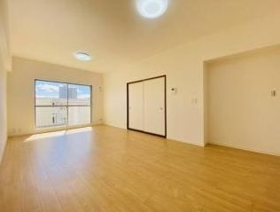 半田市堀崎町2丁目の居間・リビング