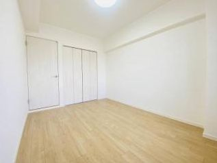 半田市堀崎町2丁目の洋室