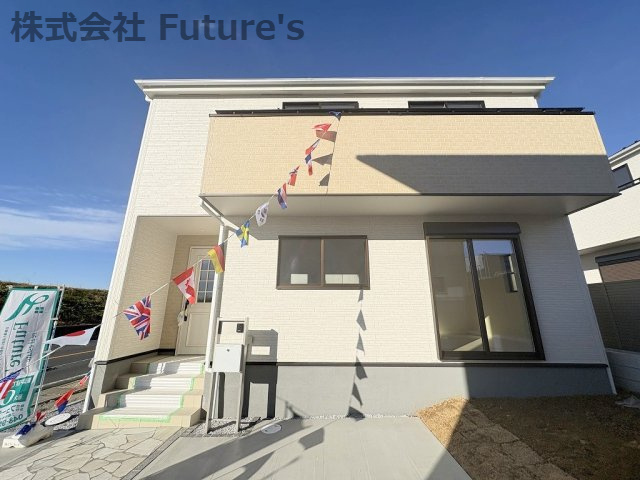 三郷市彦倉1丁目　新築戸建　全3棟　1号棟の外観|広いお庭付きの邸宅です