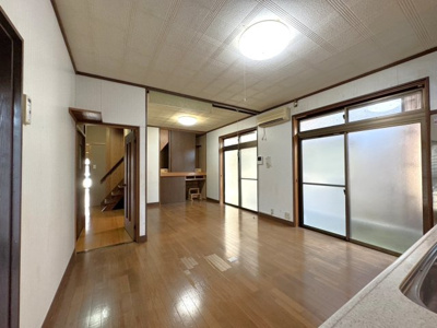 【居間・リビング】 | 鳥取市面影1丁目　中古戸建