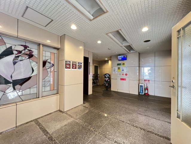 リヴィエール川西のロビー