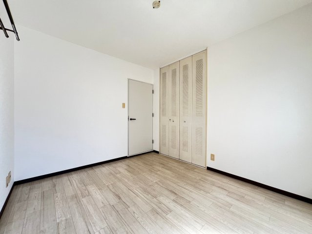 リヴィエール川西の洋室