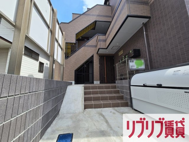 couleur稲毛東（クルールイナゲヒガシ）のエントランス