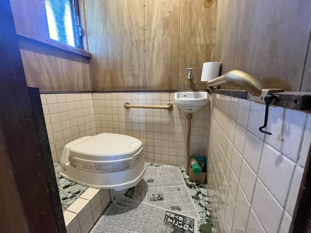 日奈久大坪町戸建のトイレ