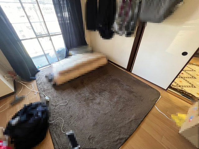 友田町ロイヤルコーポの洋室